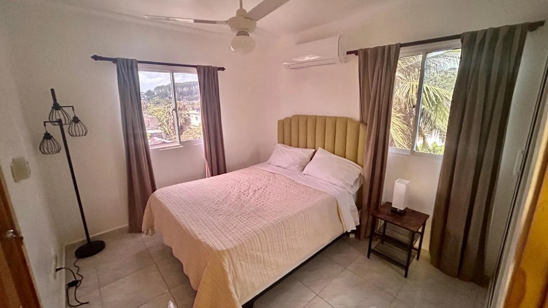 Modern, Centric Condo - Close To Best Beaches Cabrera Apartment